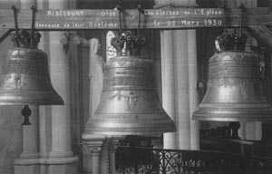 cloches_th.JPG (7471 bytes)