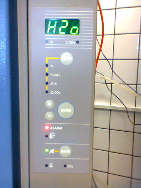 Figure 10 Etuve à CO2 en cours de réparation