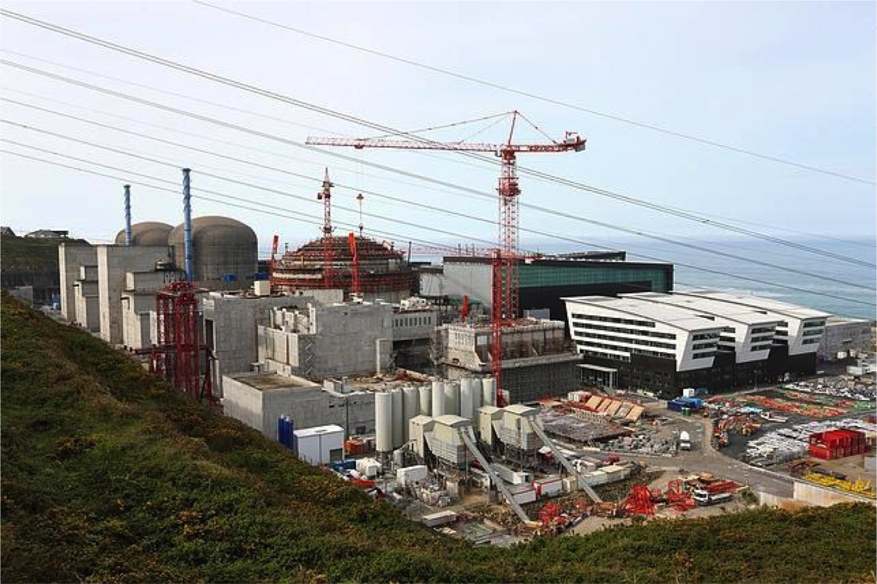 Vue générale du chantier de Flamanville 3 en avril 2014